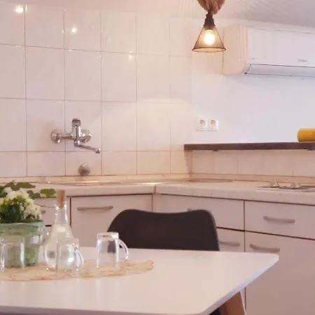 Apartment Mirjana *